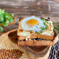 Croque madame con hongos 