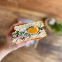 Sandwich peceto con vitel tonne