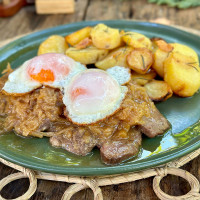 Bife koygua con papas panaderas