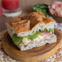 Focaccia de jamón crudo