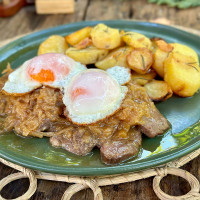 Bife koygua con papas panaderas