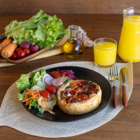 Quiche de vegetales asados con mezclum